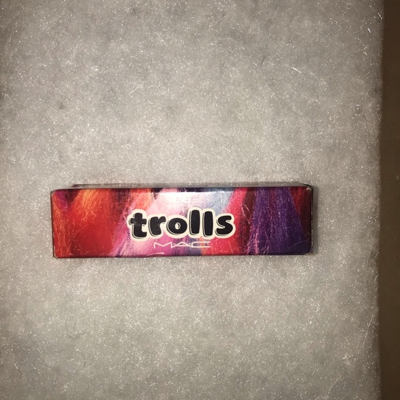 Collectable MAC Trolls Lipstick💄✨Limited Edition✨ - Picture 2 of 4